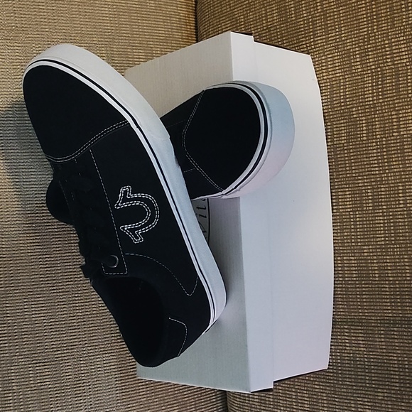 True Religion Mens Sneakers - Picture 2 of 5